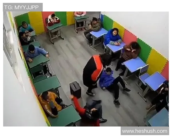 体罚足球男孩引发社会热议教育与运动的界限何在 体罚足球男孩引发社会热议教育与运动的界限何在